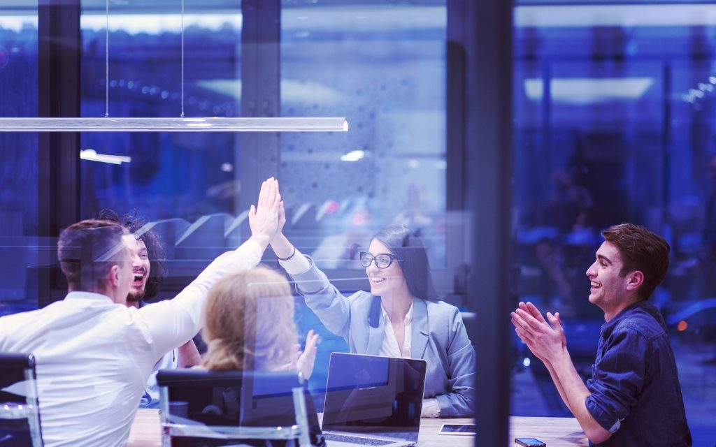 Bemutatkozik a Brillit, az online üzleti közösségi platform