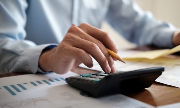 Spórolhatnak az adón a kisvállalkozások is – segít a PM kiva-kalkulátora