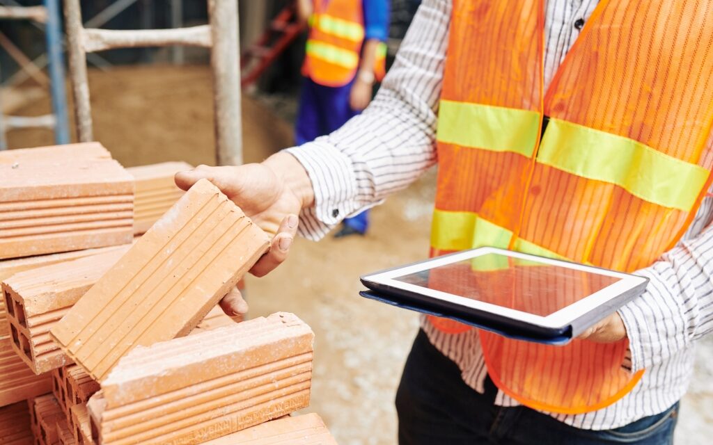 Továbbra is fennmarad a stratégiai jelentőségű építőanyagok kötelező exportregisztrációja